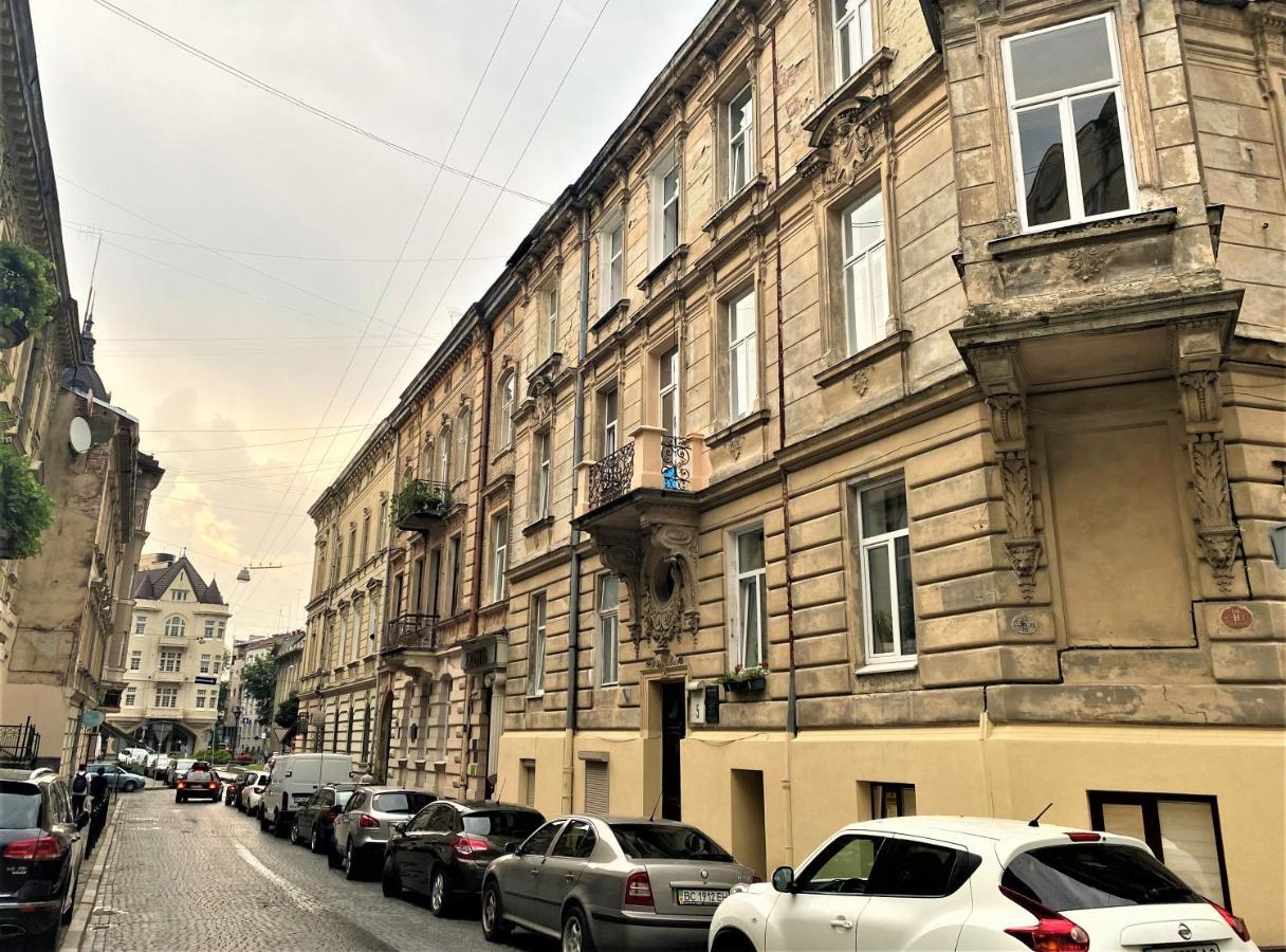 Iris Apartment On Popovich Львов Экстерьер фото