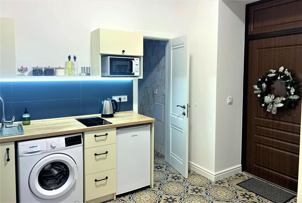 Iris Apartment On Popovich Львов Экстерьер фото