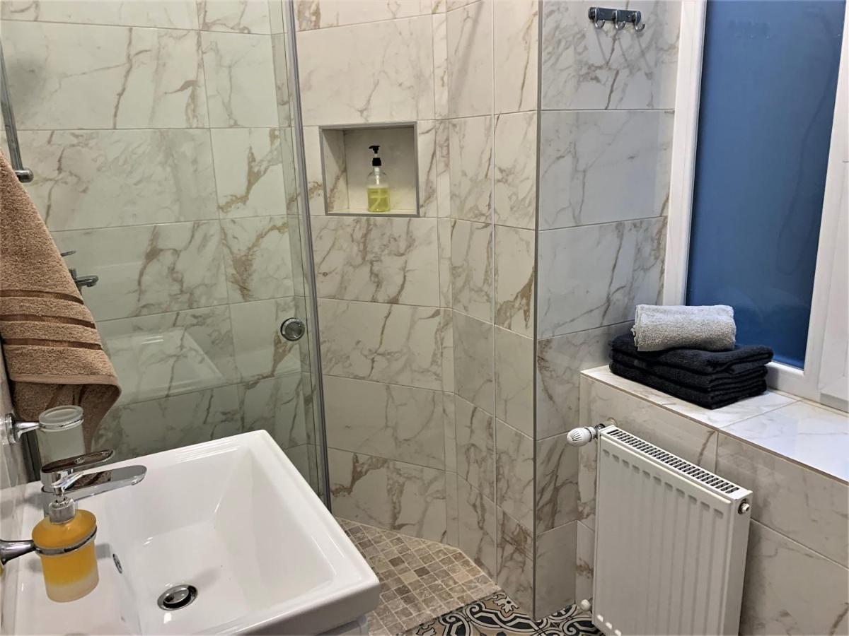 Iris Apartment On Popovich Львов Экстерьер фото