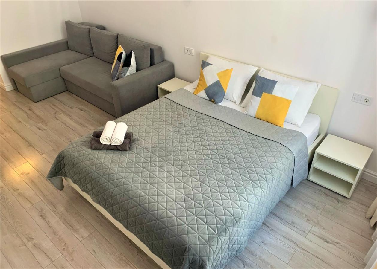 Iris Apartment On Popovich Львов Экстерьер фото