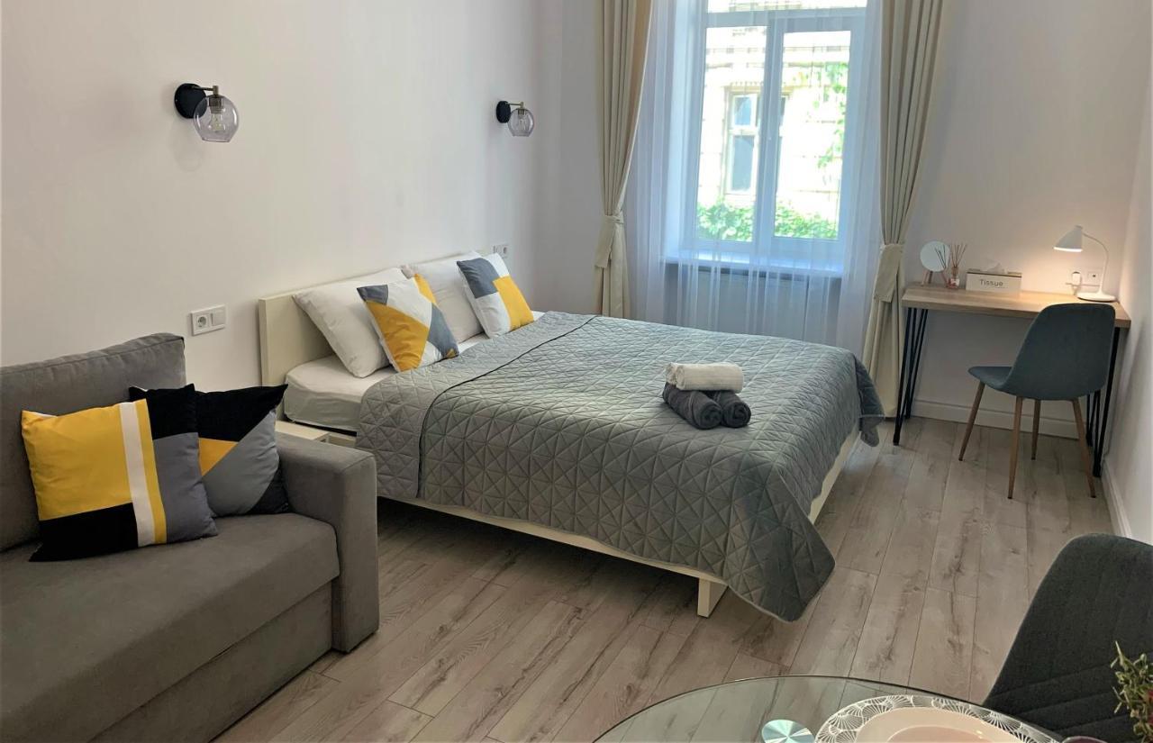 Iris Apartment On Popovich Львов Экстерьер фото