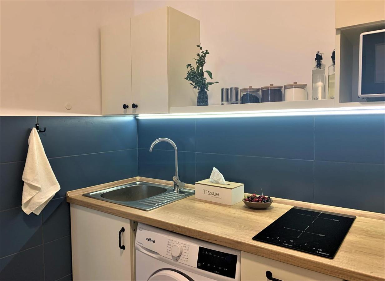 Iris Apartment On Popovich Львов Экстерьер фото