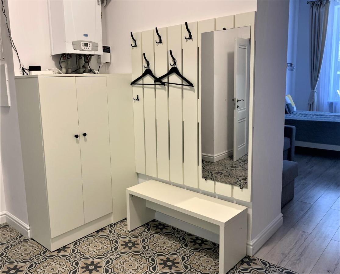 Iris Apartment On Popovich Львов Экстерьер фото