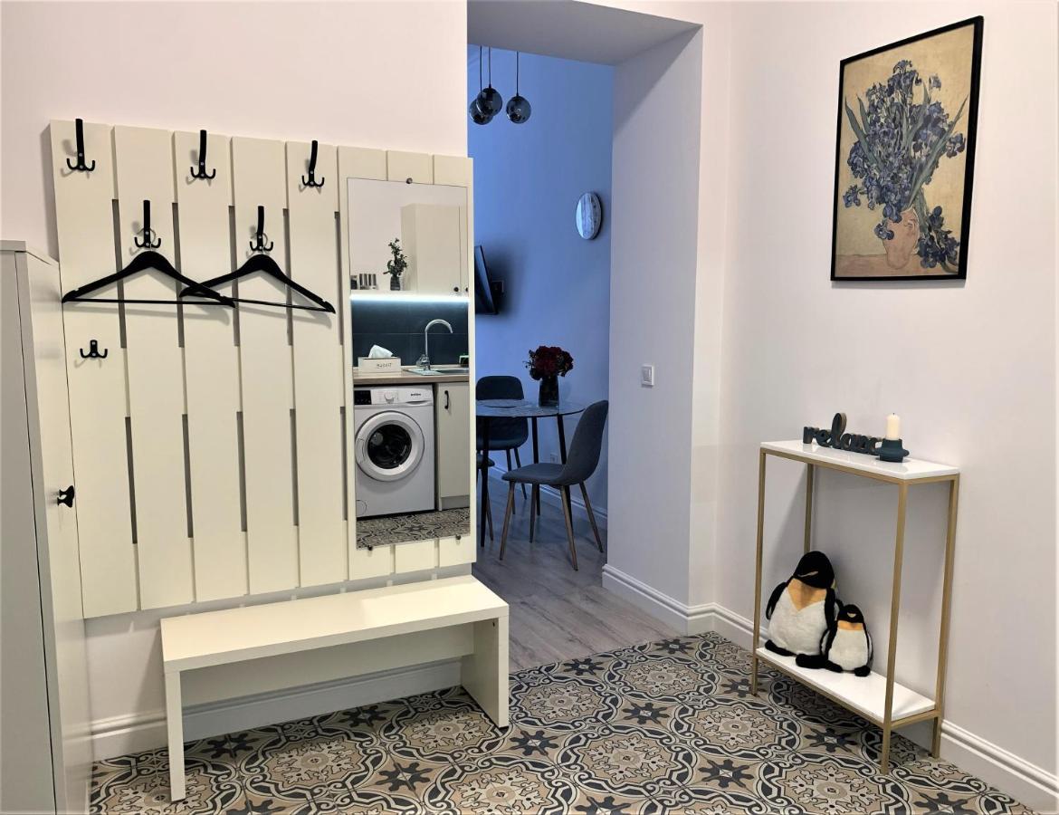 Iris Apartment On Popovich Львов Экстерьер фото