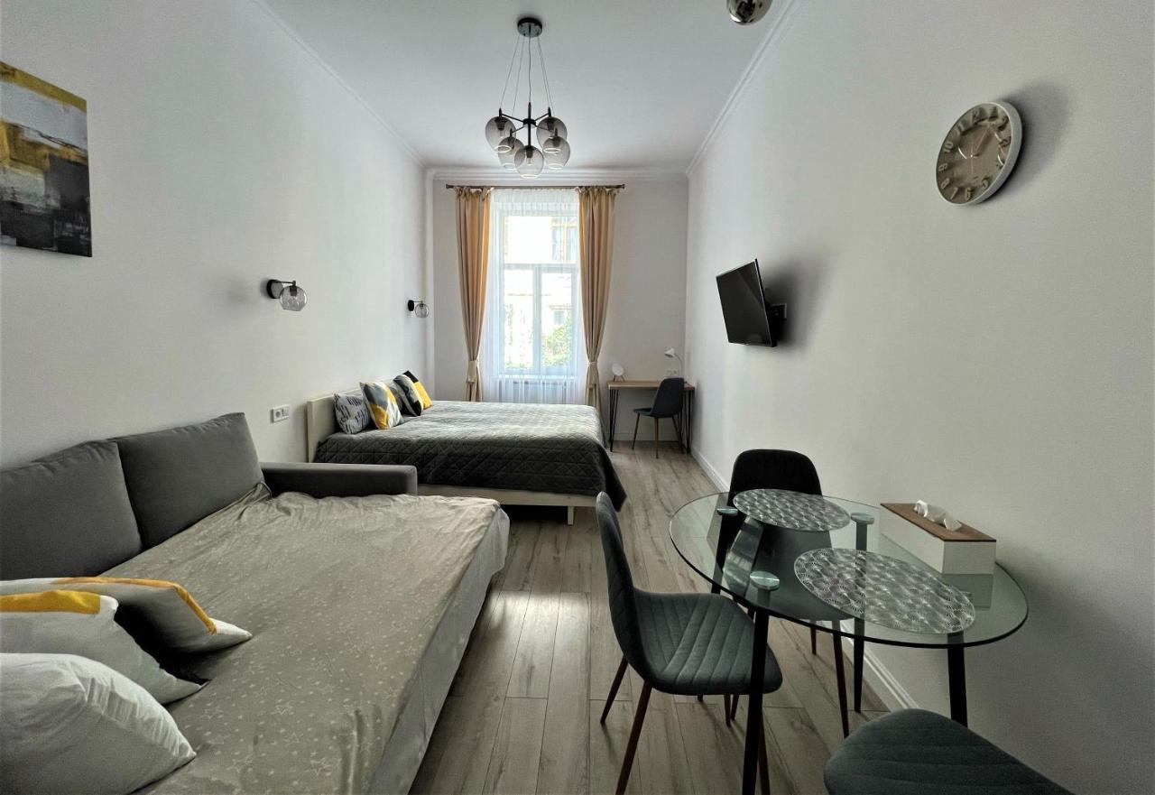 Iris Apartment On Popovich Львов Экстерьер фото